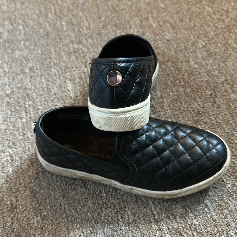 Girls black quilted slip-on shoes - Picture 3 of 4